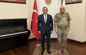 Kars’ın İlk Paşasından Vali Ziya Polat’a Ziyaret