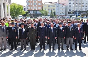 Gazi Kahramanlar Saygıyla Anıldı