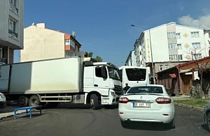 Kars’ta Zincir Marketlerin Ürün Sevkiyatı Trafiği Aksatıyor