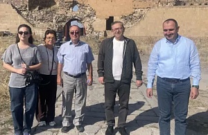 Vali Polat, Ani Örenyeri’nde Sürdürülen Çalışmaları İnceledi