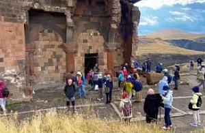 Ani Ören Yeri’ne Ziyaretçi İlgisi Artıyor
