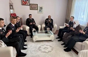 Kars İl Jandarma Komutanlığından Şehit Ailesine Anlamlı Ziyaret