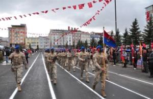 Kars’ta 29 Ekim Cumhuriyet Bayram coşkuyla kutlandı