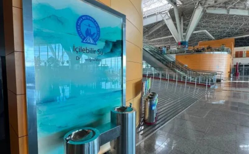 Kars Harakani Havalimanı’nda Yolculara Ücretsiz Su Hizmeti