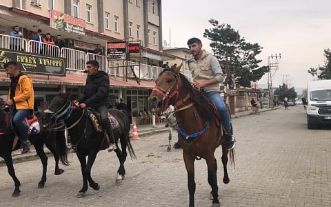 Rahvan at biniciliği kuşaktan kuşağa yaşatılıyor