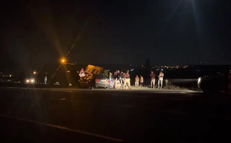 Kars'ta trafik kazasında üç kişi yaralandı