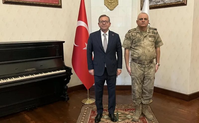 Kars’ın İlk Paşasından Vali Ziya Polat’a Ziyaret