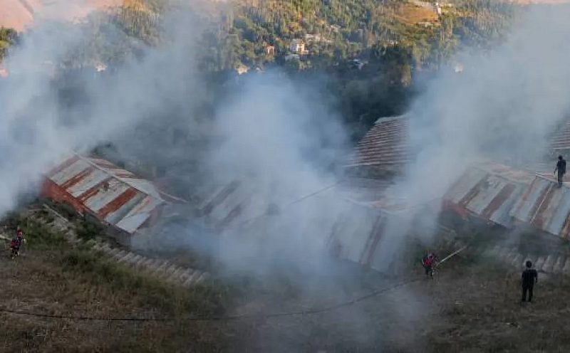 İtfaiye Çocukları Alevlerin Arasından Çıkardı