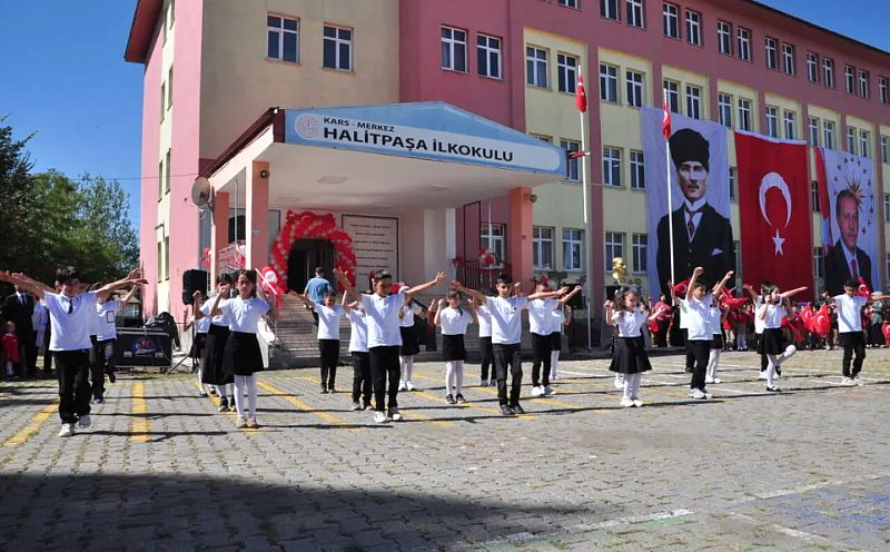 İlköğretim Haftası Coşkuyla Kutlandı