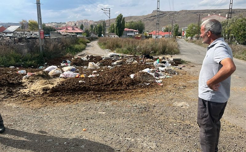 Aydınlıkevler Mahallesi’nde çevre kirliliği tepkisi