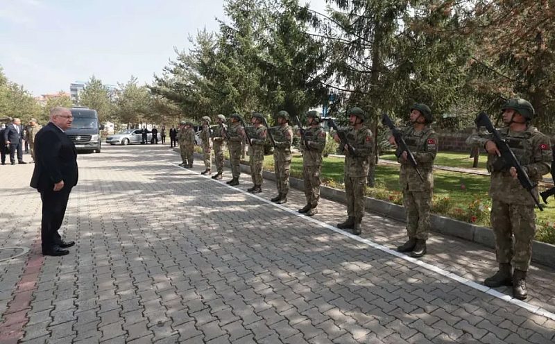 Millî Savunma Bakanı Yaşar Güler Kars’ta