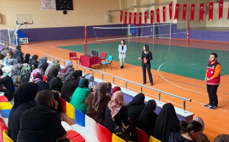 Sarıkamış’ta Ailelere Yönelik “Okul ve Aile” Eğitimi Düzenlendi