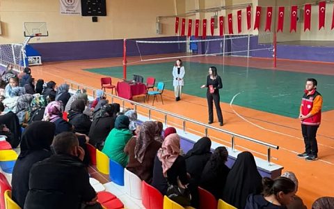 Sarıkamış’ta Ailelere Yönelik “Okul ve Aile” Eğitimi Düzenlendi