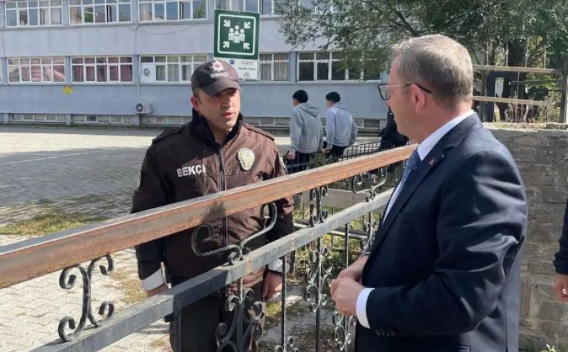 Kars Valisi Ziya Polat Okullardaki Güvenlik Tedbirlerini Yerinde İnceledi