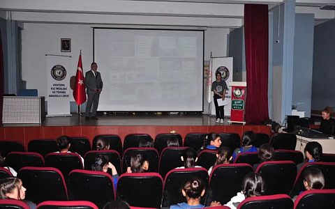 Kars’ta Öğrencilere Afet Farkındalık Eğitimi Verildi