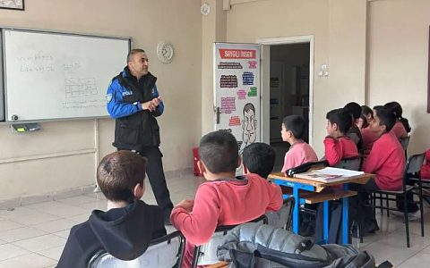 Köy Çocuklarına Polislerden Güvenli İnternet Eğitimi!