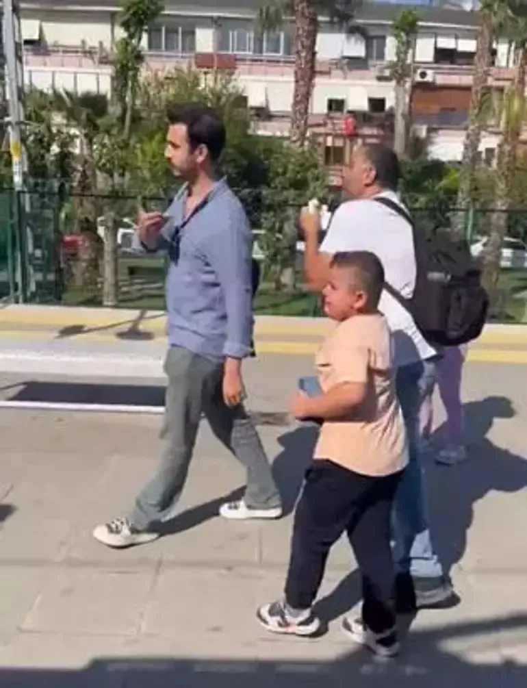 Deniz Eroğlu'na saldıran  Marmaray'daki Saldırganlar