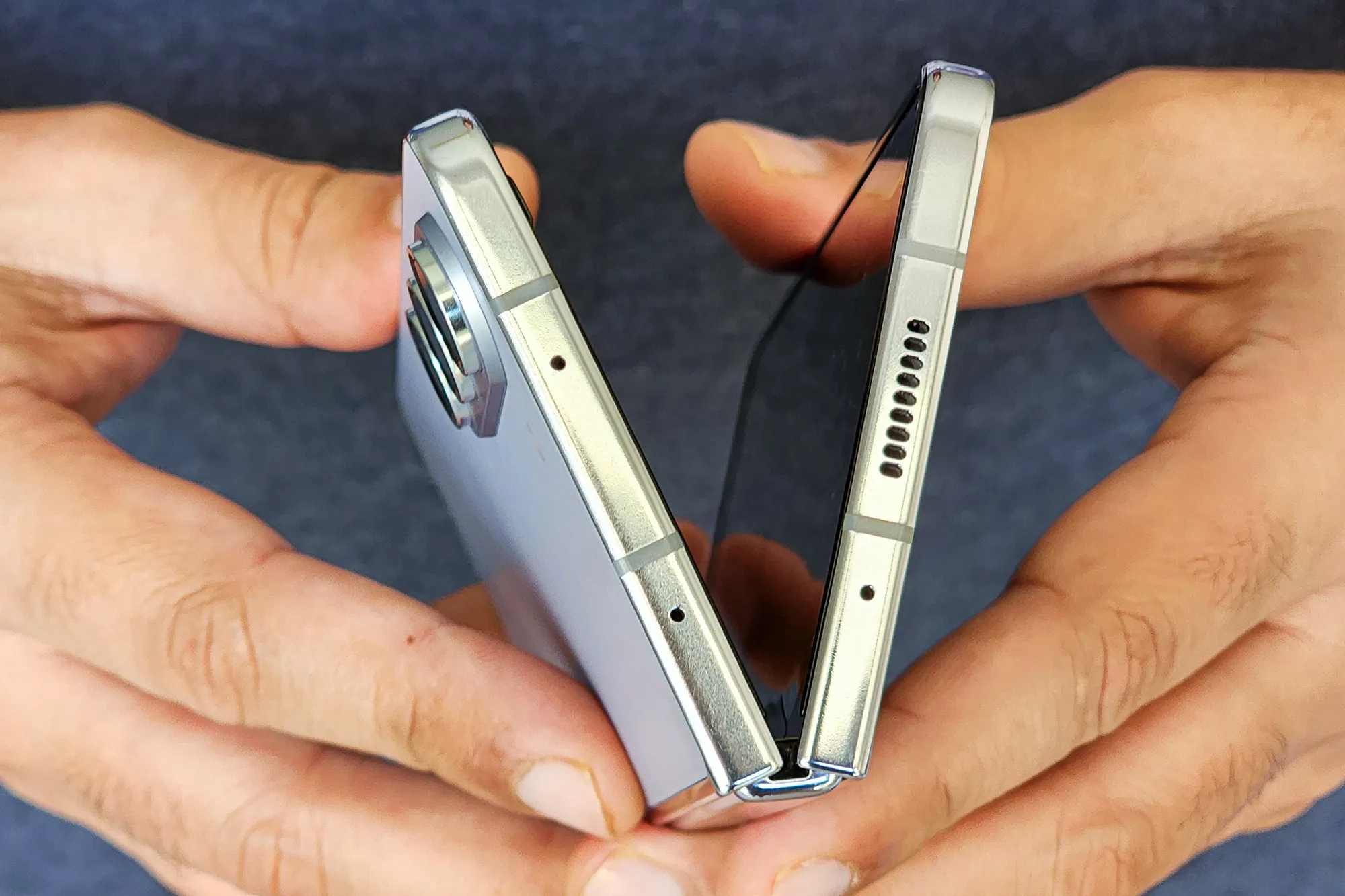 Vivo X Fold 5 ve iPhone 16 Pro Max
