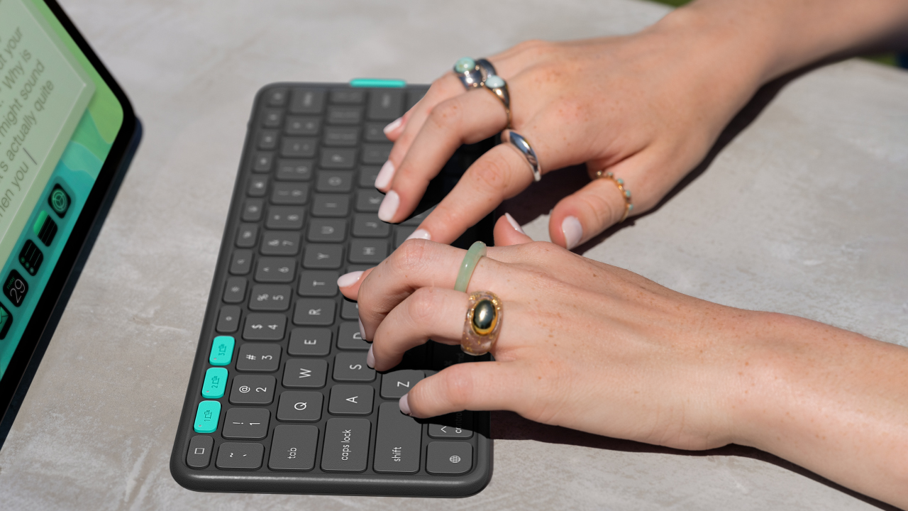 Logitech, iPad’ler için yeni klavyeli kılıf