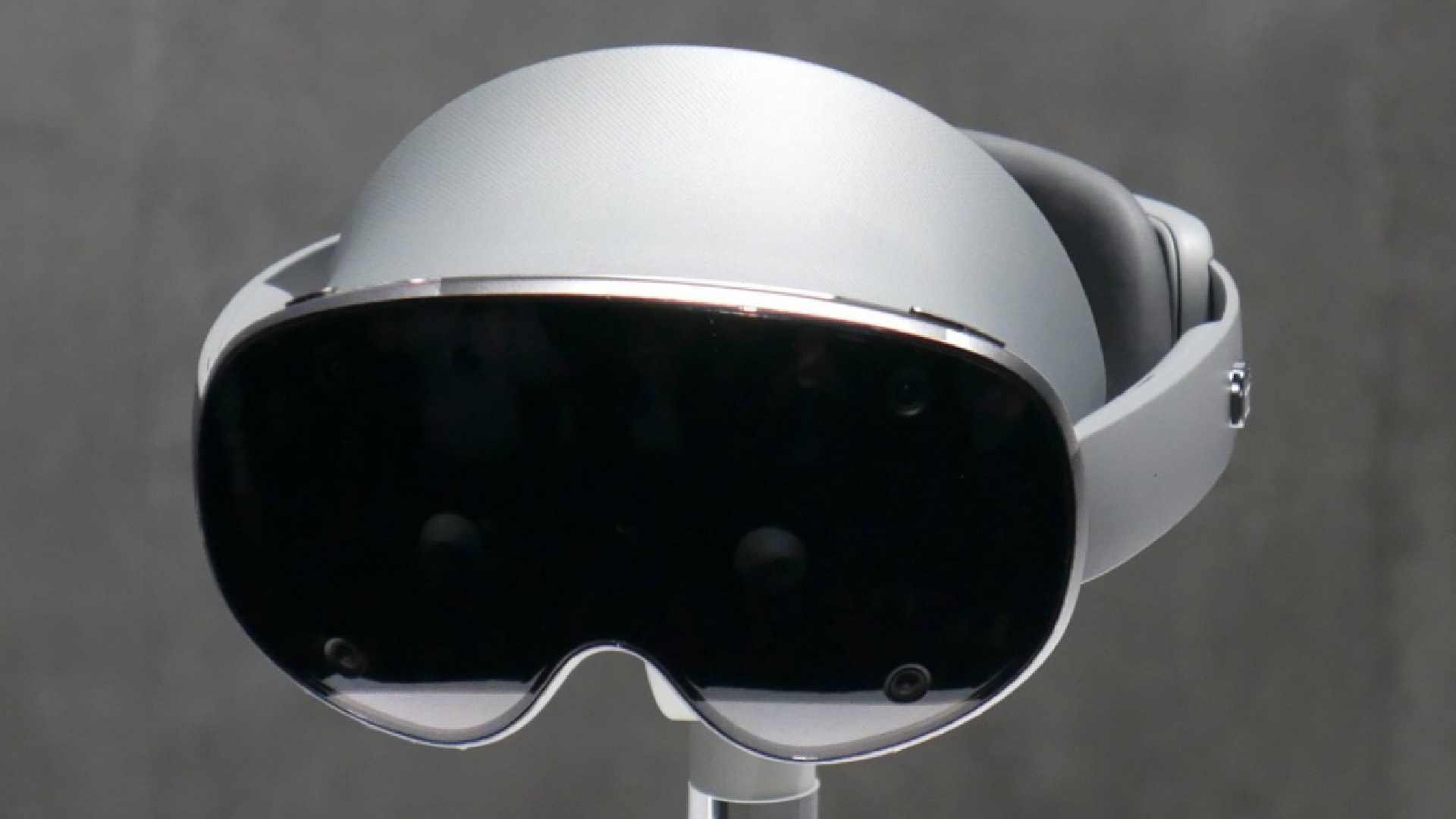XR başlık modeli