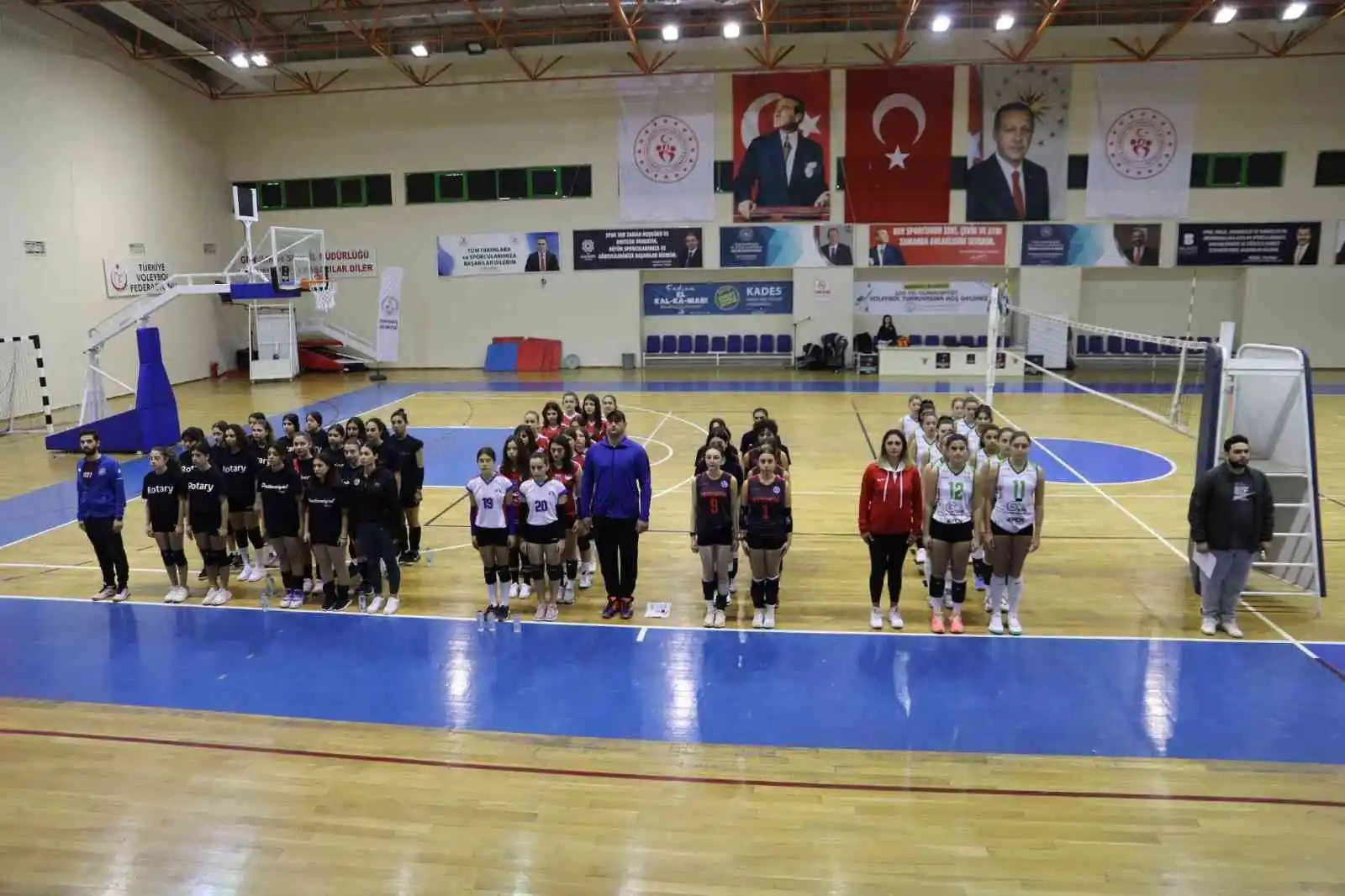 100. Yıl Cumhuriyet Voleybol Turnuvasının açılışı yapıldı
