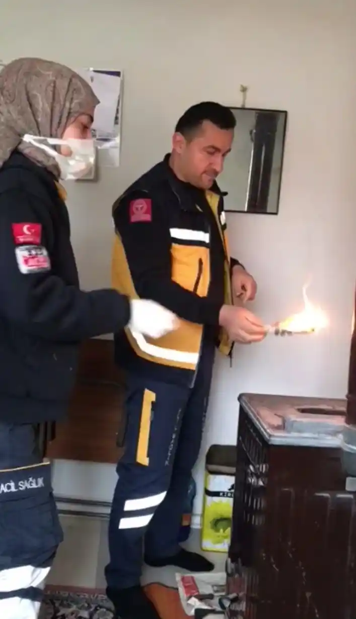 112 ekiplerinden yaşlı kadına vefa