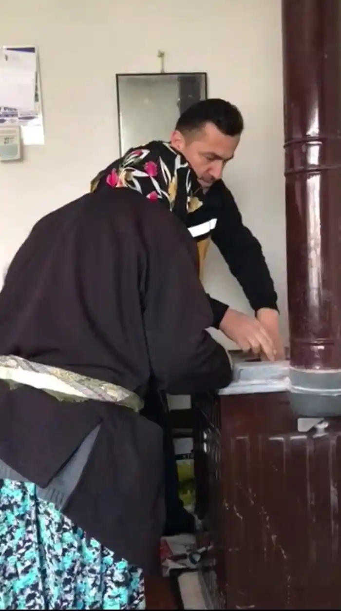 112 ekiplerinden yaşlı kadına vefa