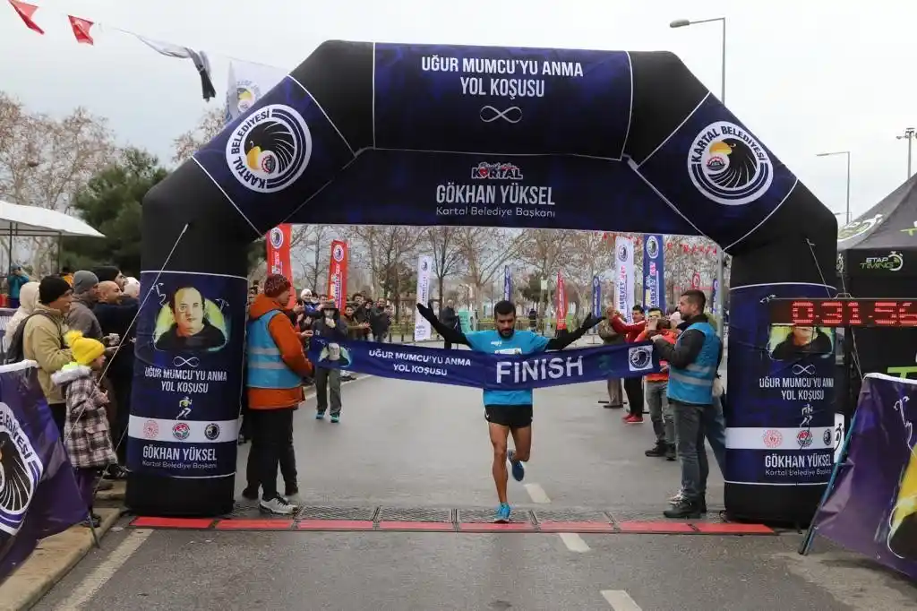 12. Uğur Mumcu’yu Anma Yol Koşusu, Kartal’da düzenlendi