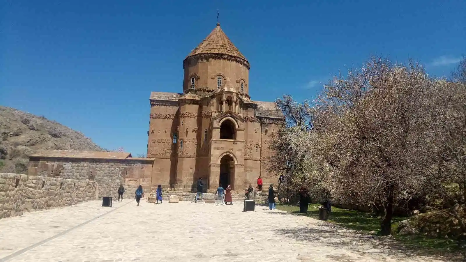 2022 yılında 260 bin kişi Akdamar Adası’nı ziyaret etti