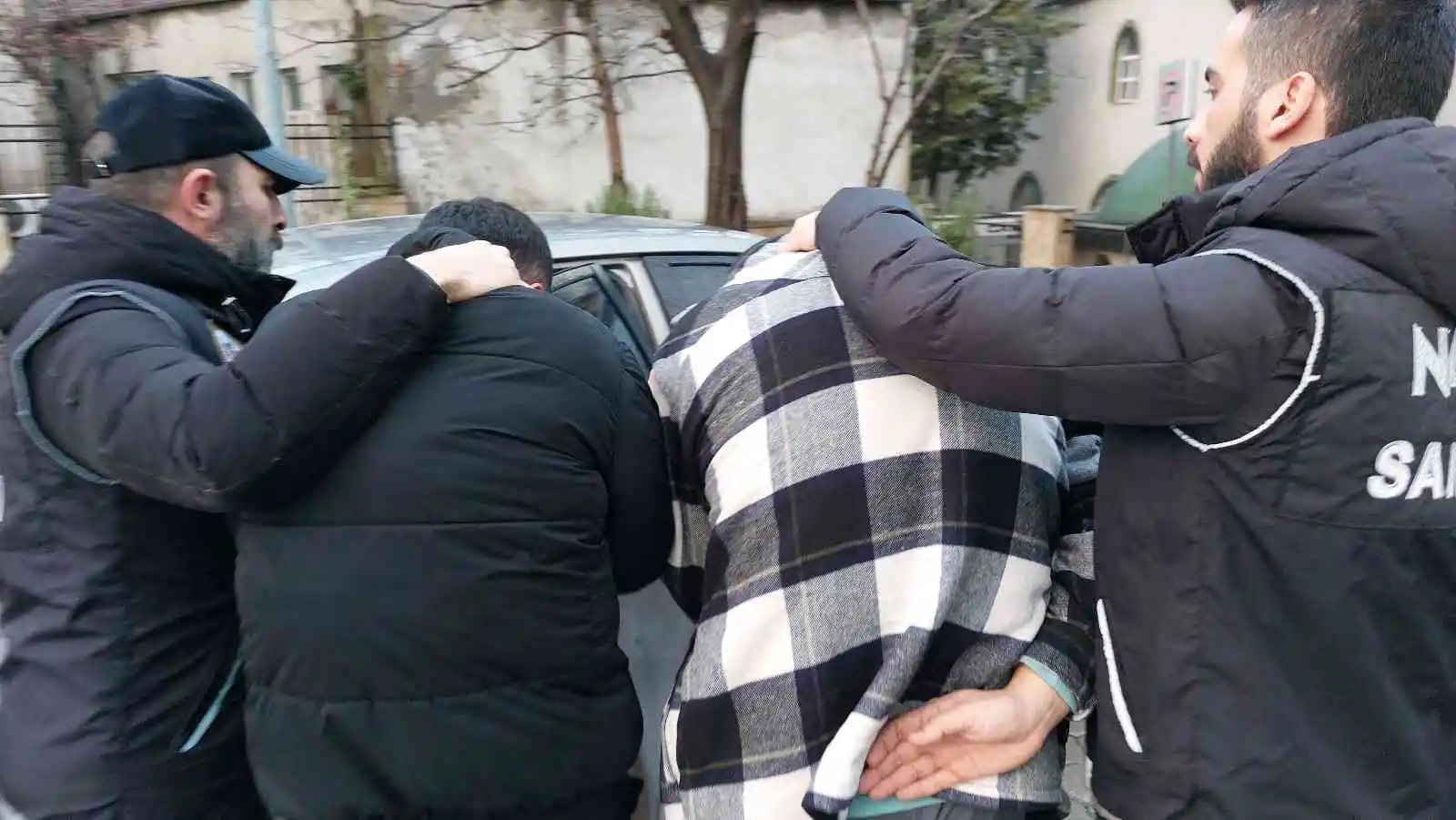 5 milyon lira değerinde binlerce hapla yakalanan 2 eski uzman çavuş tutuklandı