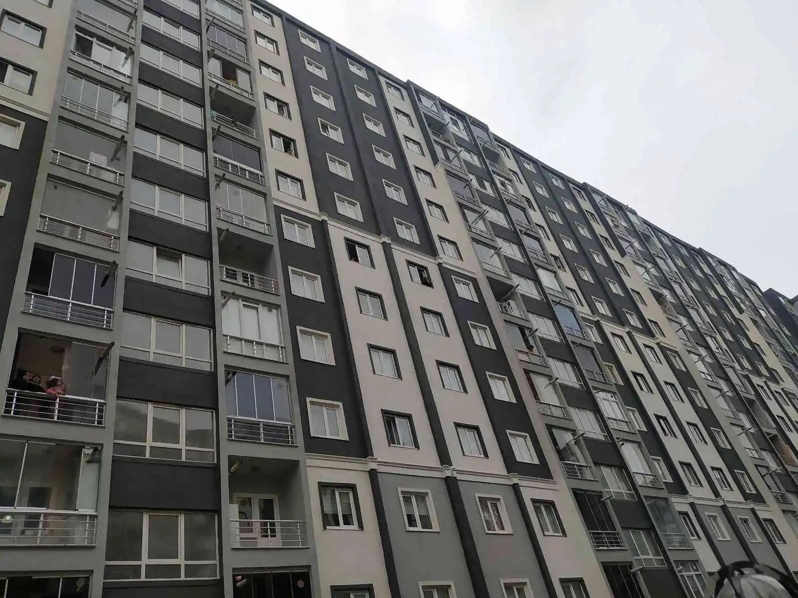 500 TL’lik site aidatı bin 415 TL’ye çıktı, site sakinleri fahiş zamma isyan etti