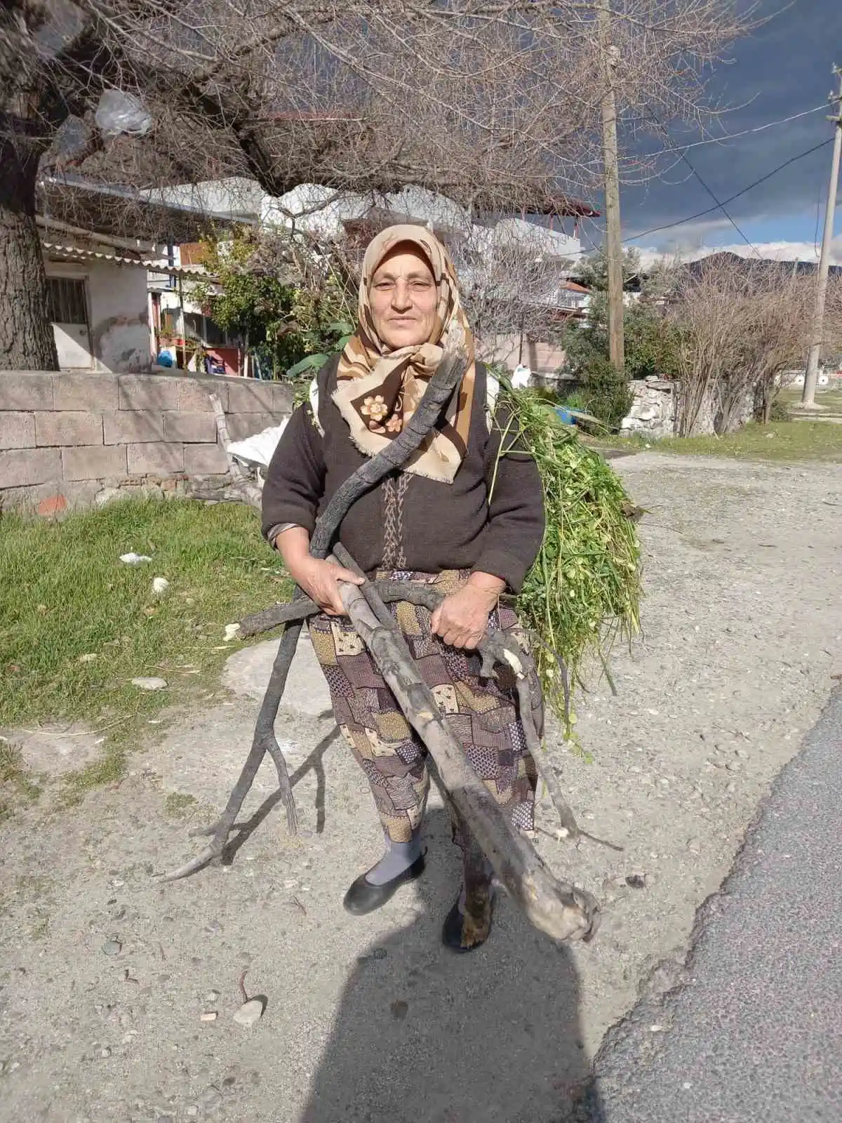 68 yaşındaki Müşerref Teyze, hayvanları sayesinde genç kalıyor