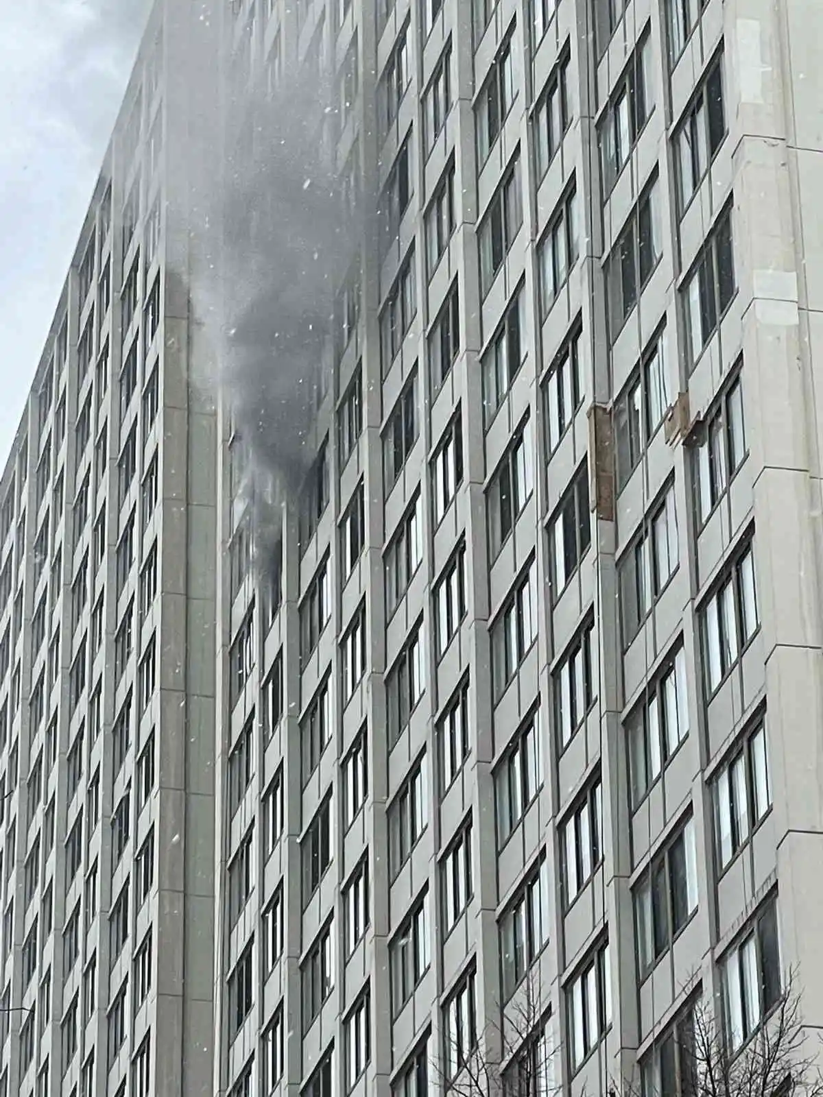 ABD’de 25 katlı binada yangın: 1 ölü, 8 yaralı
