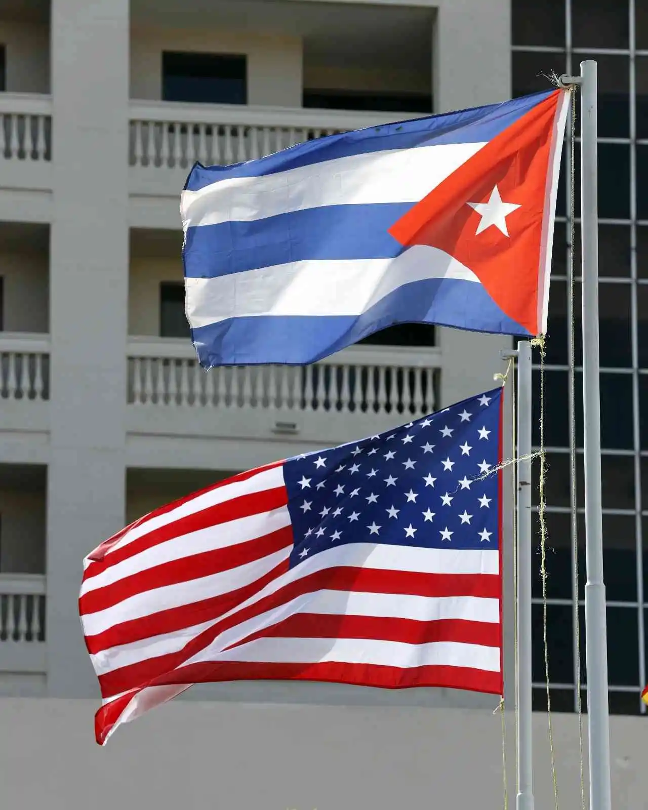 ABD, Trump döneminde getirilen yaptırımları görüşmek için Küba'ya heyet gönderecek
