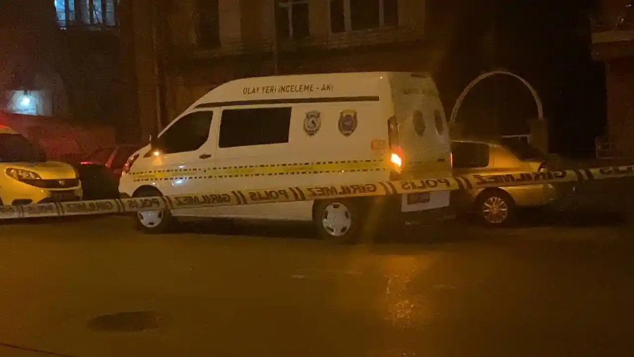 Abisini ve kuzenini pompalı tüfekle vurup firar etti