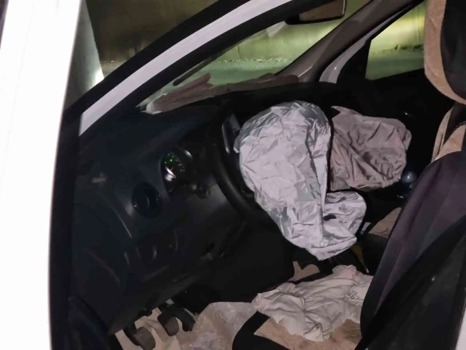 Adana’da cenazeye giden aile kaza yaptı: 1’i ağır, 3 yaralı