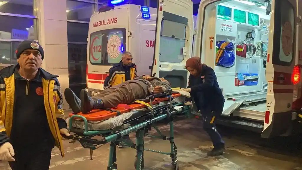 Adıyaman’da iki otomobil çarpıştı: 8 yaralı
