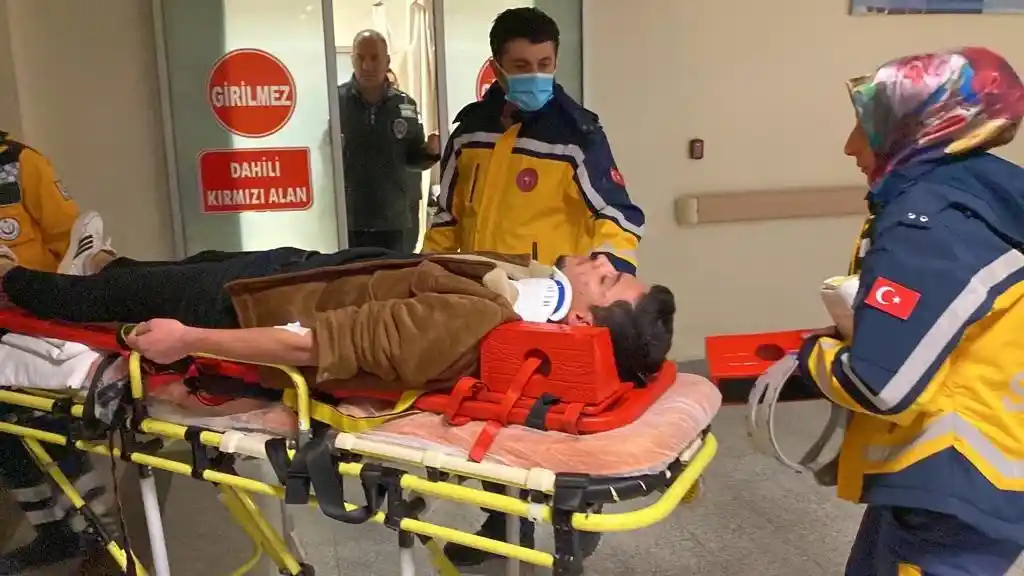Adıyaman’da iki otomobil çarpıştı: 8 yaralı