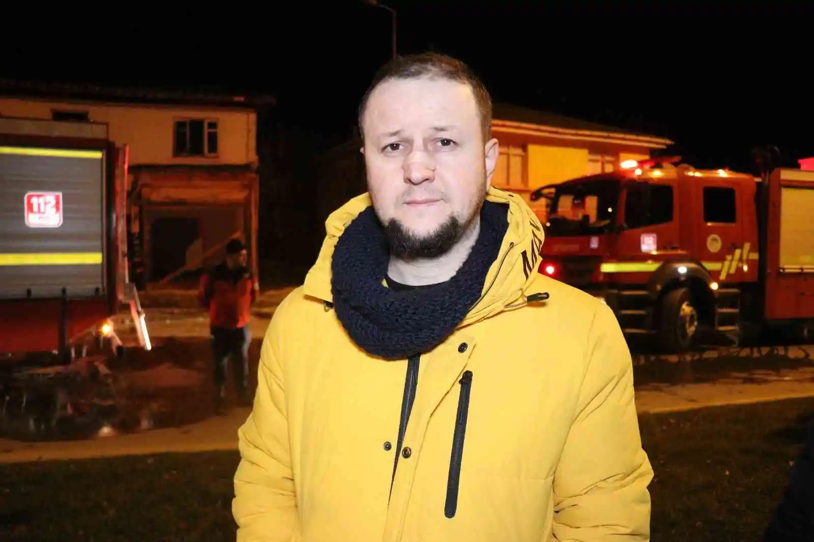 Ahşap ev alev topuna döndü, komşular sesi havai fişek sandı