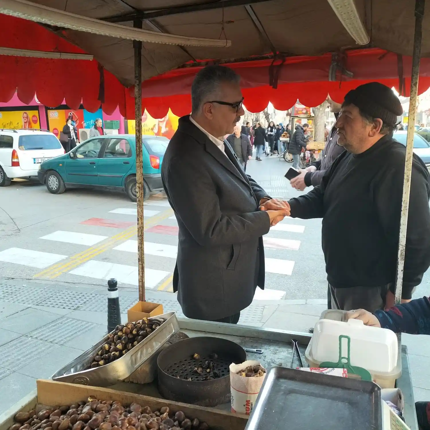 AK Parti Çorum İl Başkanı Yusuf Ahlatcı;