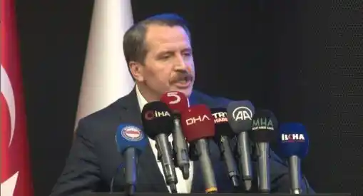 AK Parti Genel Başkanvekili Kurtulmuş: “Değil memleketi, bir bakkal dükkanını bile 6 kişiyle yönetmek mümkün değildir”
