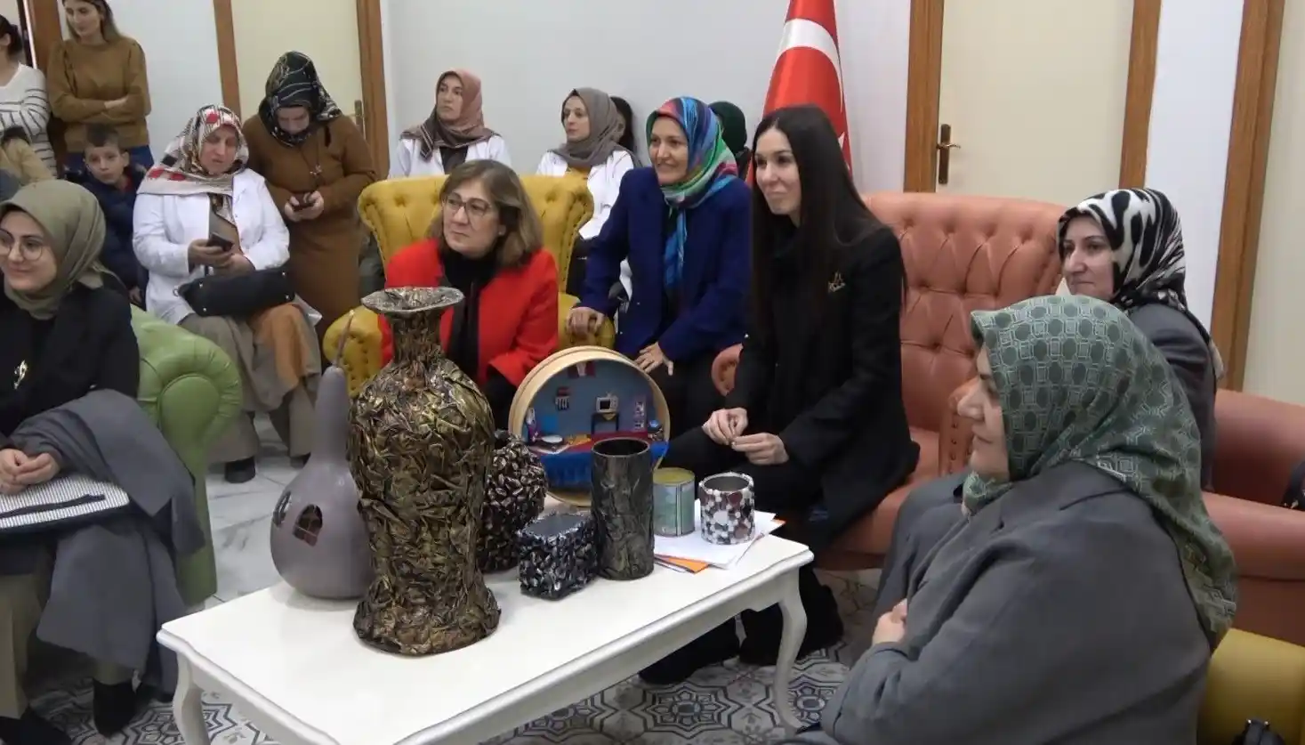 AK Parti'li Karaaslan: "Güçlü kadınlarla Türkiye daha da güçlendi"
