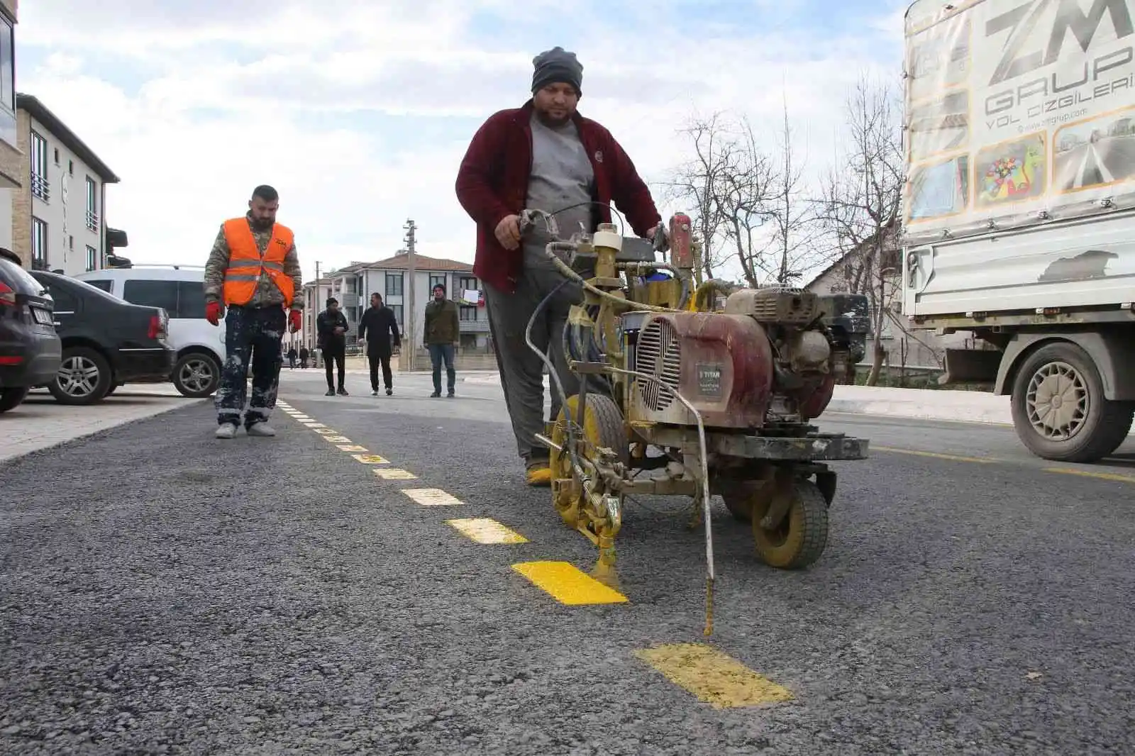 Akyazı’nın sokakları güzelleşmeye devam ediyor