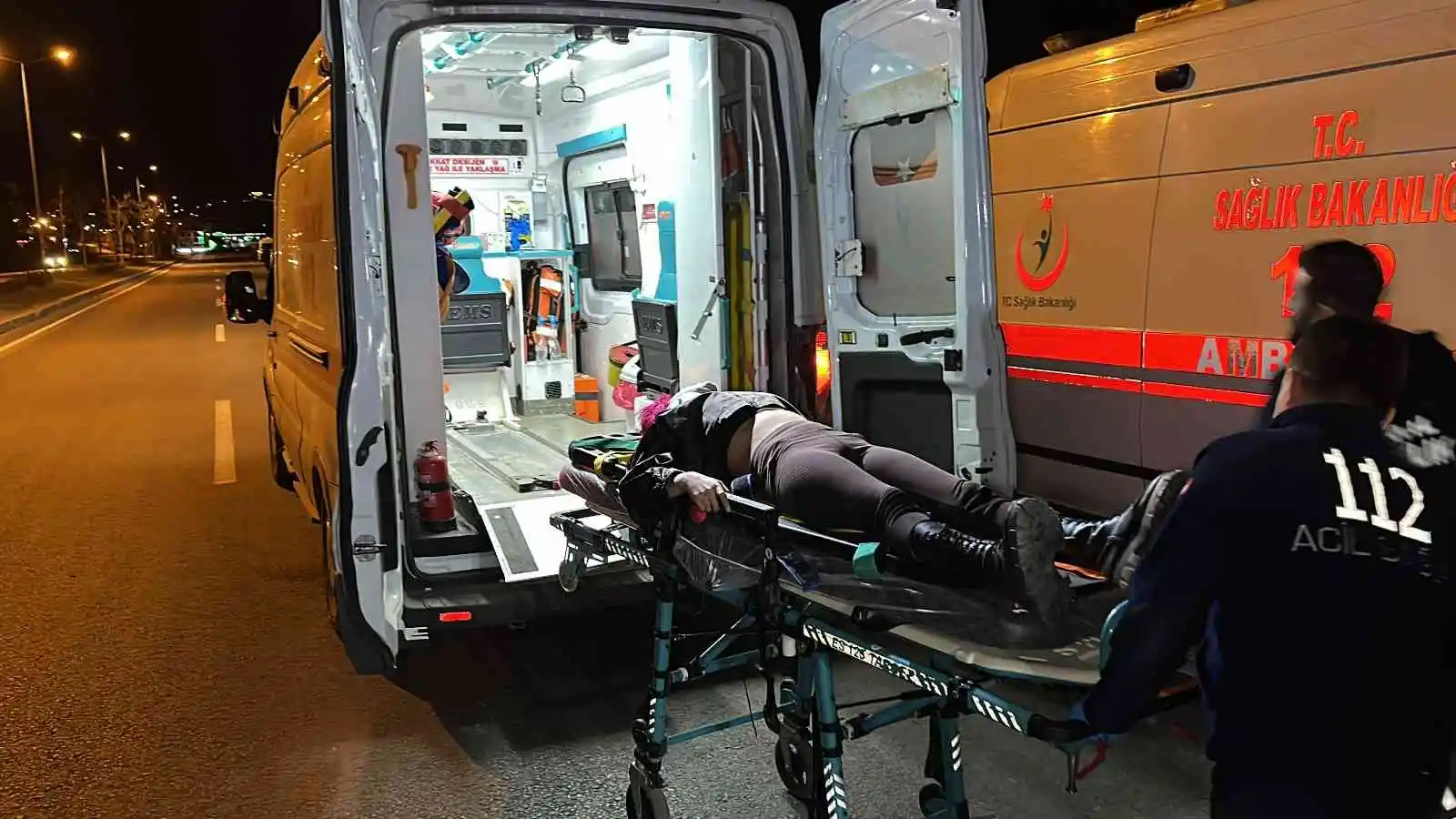 Alkollü taksici dehşet saçtı: İki otomobilin köprüden uçtuğu kazada 2'si ağır 5 kişi yaralandı