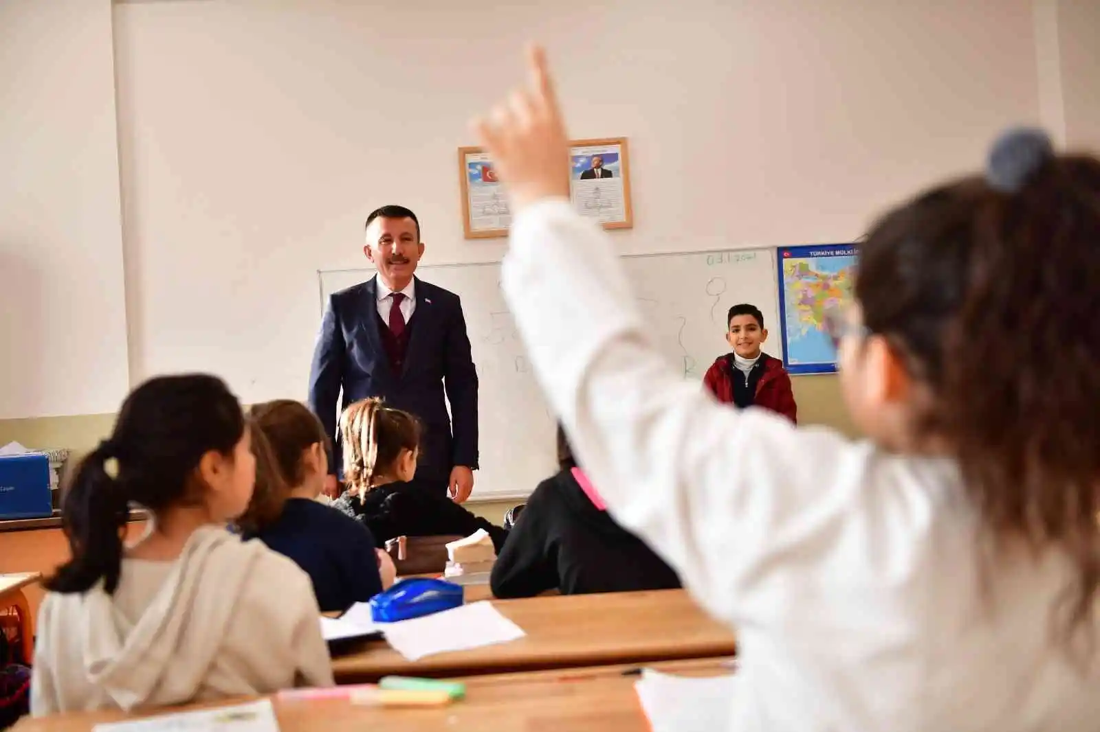Altındağ Belediye Başkanı Balcı, Okul Başkanı Mehmet’in seçim vaadini gerçekleştirdi