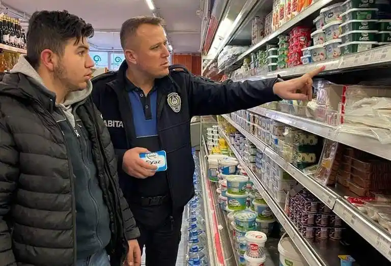 Altıntaş’ta marketlerde fiyat denetimi yapıldı