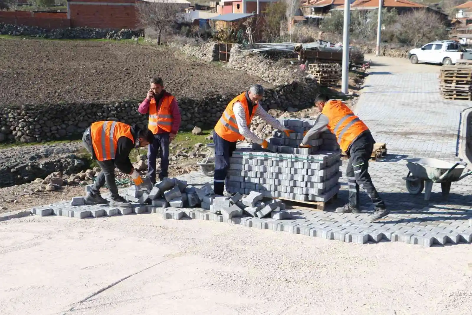 Altyapısı tamamlanan Seyitli’de üst yapı çalışmaları devam ediyor