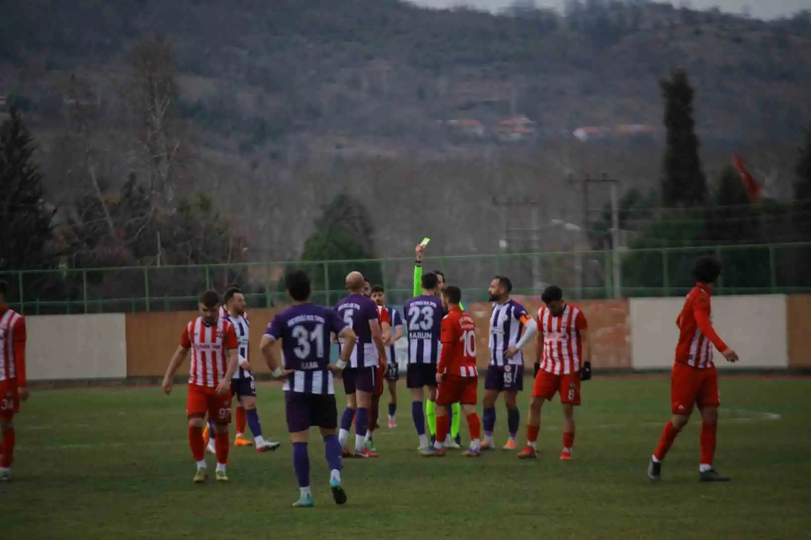 Amatör maçta tribünler karıştı