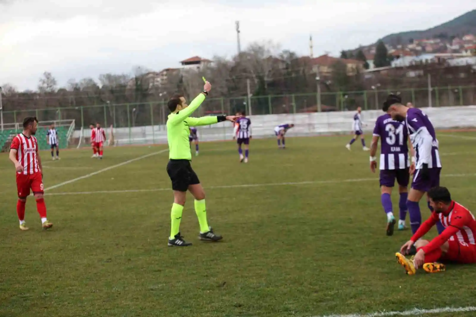 Amatör maçta tribünler karıştı