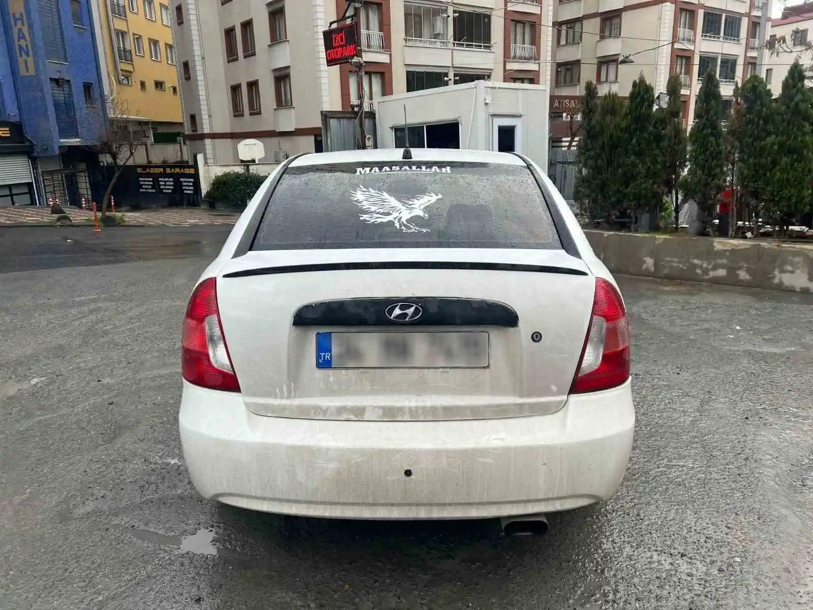 Ambulansa yol vermeyen konvoydaki araç sürücüleri yakalandı